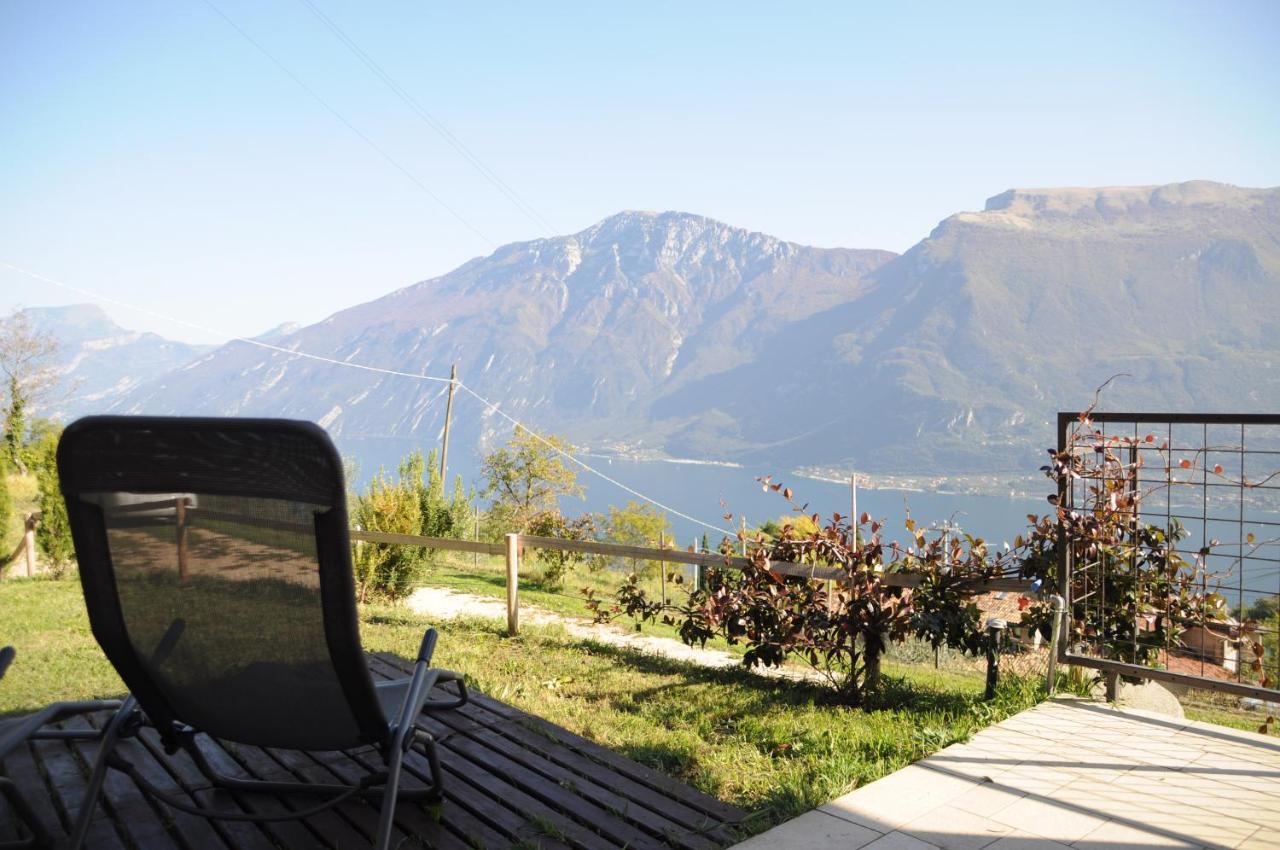Villetta 56 Blu Yellow And Red Lake View Garden Private Parking By Garda Domus Mea Tremosine Exterior photo